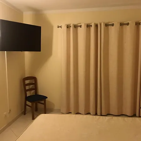 Spacious In - 100 M² With Shared Pool * アルヴォル