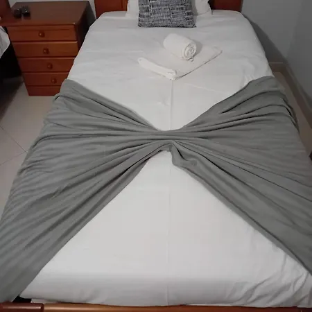 Spacious In - 100 M² With Shared Pool