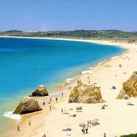 Spacious In - 100 M² With Shared Pool