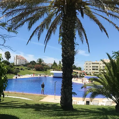 Apartment Oasis: Spacious With Shared Pool Alvor