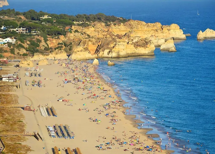 Spacious In - 100 M² With Shared Pool Lägenhet