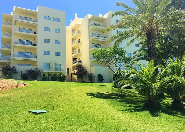 Lägenhet Spacious In - 100 M² With Shared Pool *