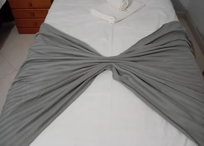 Spacious In - 100 M² With Shared Pool