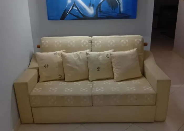 Spacious In - 100 M² With Shared Pool Lägenhet