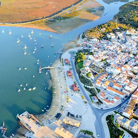 Spacious In - 100 M² With Shared Pool Apartamento